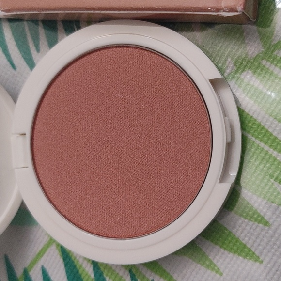 Persona Super Blush - Picture 4 of 4